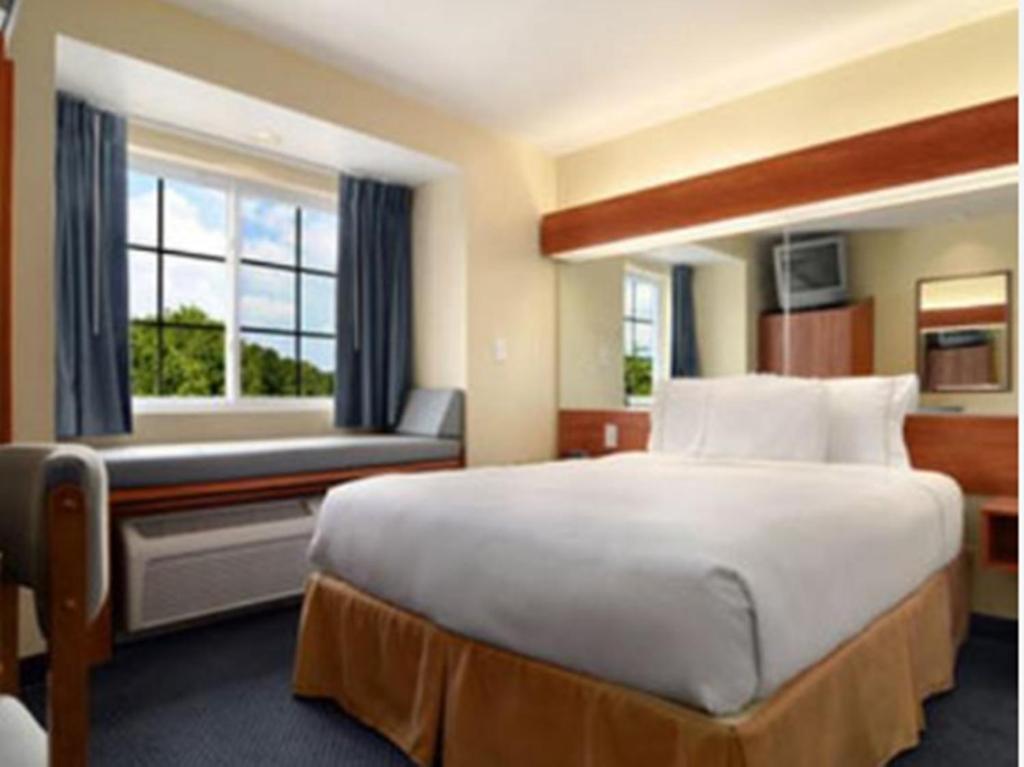 Microtel Inn & Suites Huntsville Pokoj fotografie