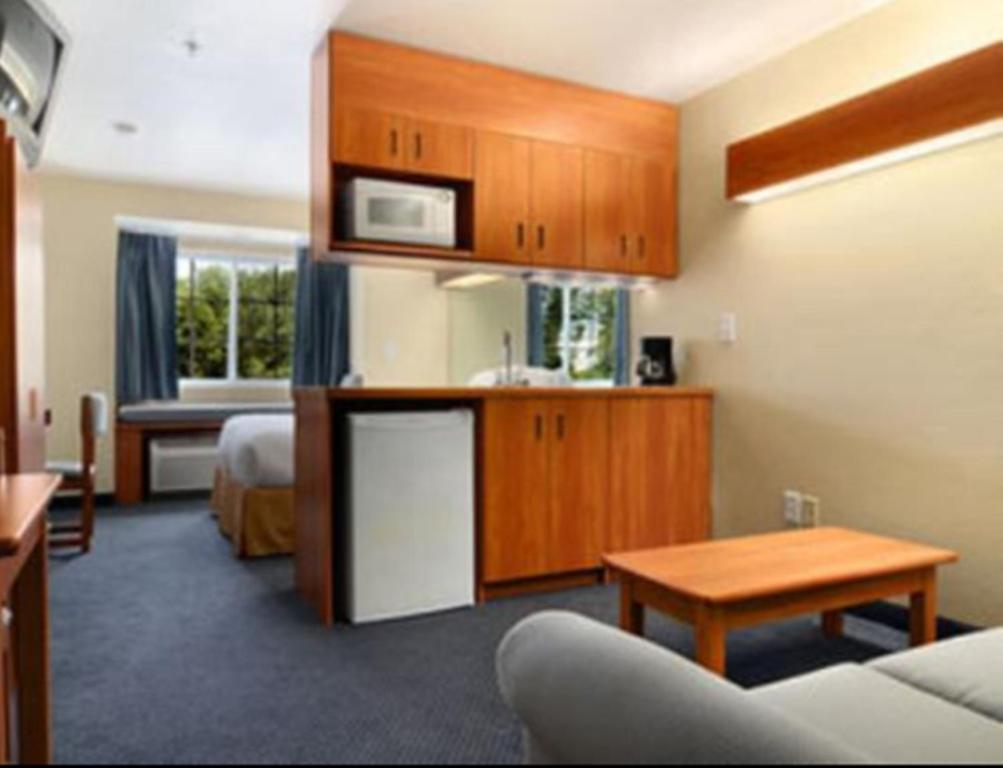 Microtel Inn & Suites Huntsville Pokoj fotografie